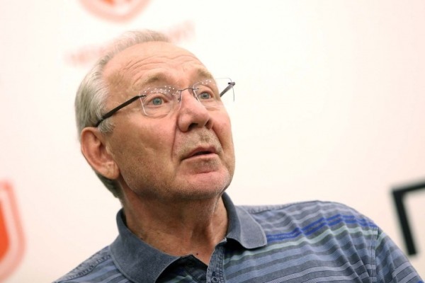 Футбол.  Олег Романцев: Берегитесь футболистов — любителей селфи
 