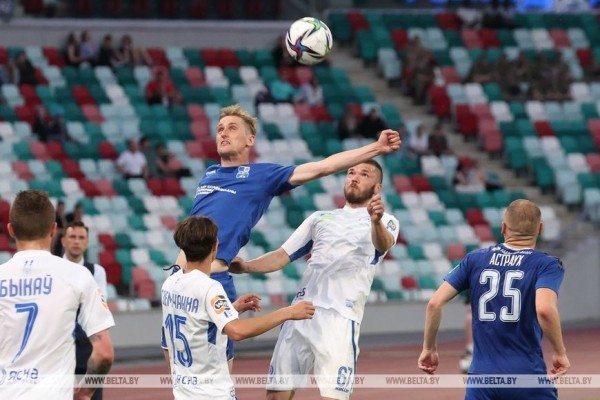 ФОТОФАКТ: Встреча между минским "Динамо" и "Слуцком" завершилась ничьей