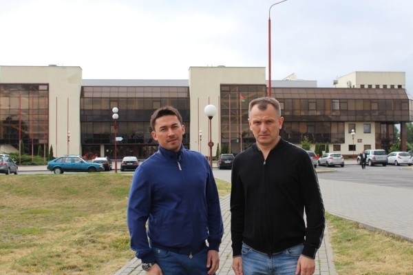 Гендырэктар «Дынама» забяспечыў выдатныя ўмовы для двух сыноў – клуб ад гэтага не атрымаў фактычна нiчога, акрамя страт Гендырэктар «Дынама» забяспечыў выдатныя ўмовы для двух сыноў – клуб ад гэтага не атрымаў фактычна нiчога, акрамя страт