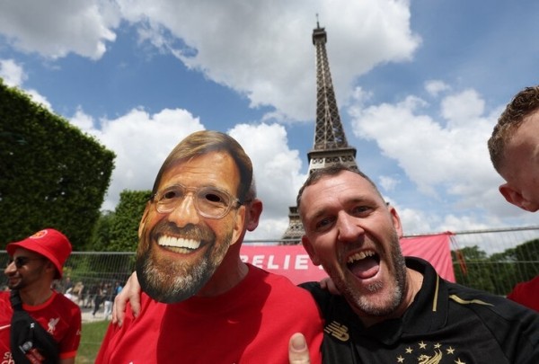 Власти Франции обвиняют фанатов «Ливерпуля», а УЕФА проводит независимое расследование. Новые подробности о беспорядках перед финалом ЛЧ