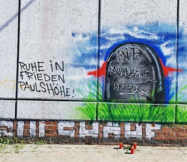 Как беларусы выиграли немецкий Д6: файерное прощание со 100-летним стадионом, фото с БЧБ и флагом Украины (а еще россиянином), танец кипера с тренером