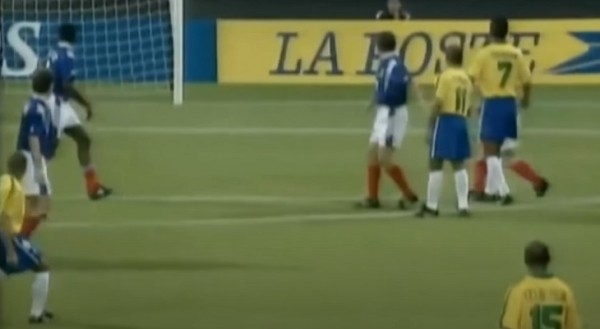 Разбираем тривелу: от бразильцев до Модрича, от истории – к физике и важности швов на мячах