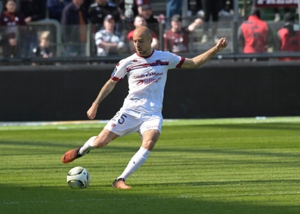 Тактические итоги сезона: упор на один фланг (спасибо «Ливерпулю» и «Барсе»), крайние защитники меняют игру, эпоха Месси и Роналду заканчивается Тактические итоги сезона: упор на один фланг (спасибо «Ливерпулю» и «Барсе»), крайние защитники меняют игру, эпоха Месси и Роналду заканчивается