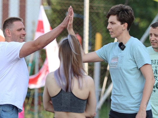 Снытина после завершения сезона устроила тур по диаспорам — снимает новое шоу и учит играть в баскетбол беларусов Снытина после завершения сезона устроила тур по диаспорам — снимает новое шоу и учит играть в баскетбол беларусов