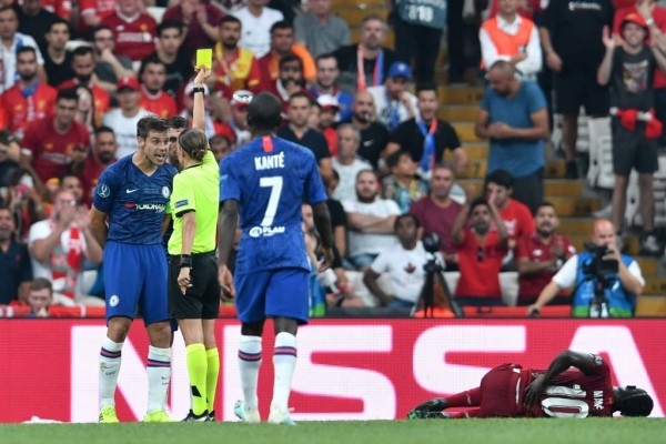 Беларусь в футболе отсудит женщина: уже попала на ЧМ-2022, ее хвалил Клопп, а на госТВ завалили «шутками» в духе сексизма