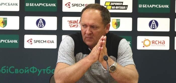 Футбол.  Александр Бразевич во время пресс-конференции после матча с БАТЭ пригласил в "Слуцк" новых игроков
 