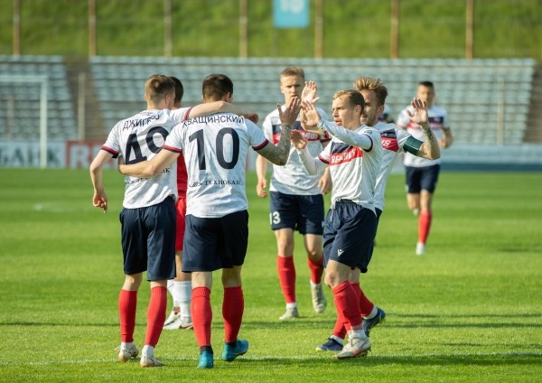 Савицкому придумали иную роль, а БАТЭ словно подписал нового легионера (но это мощно раскрылся старый). 7 лучших игроков ЧБ на старте сезона Савицкому придумали иную роль, а БАТЭ словно подписал нового легионера (но это мощно раскрылся старый). 7 лучших игроков ЧБ на старте сезона