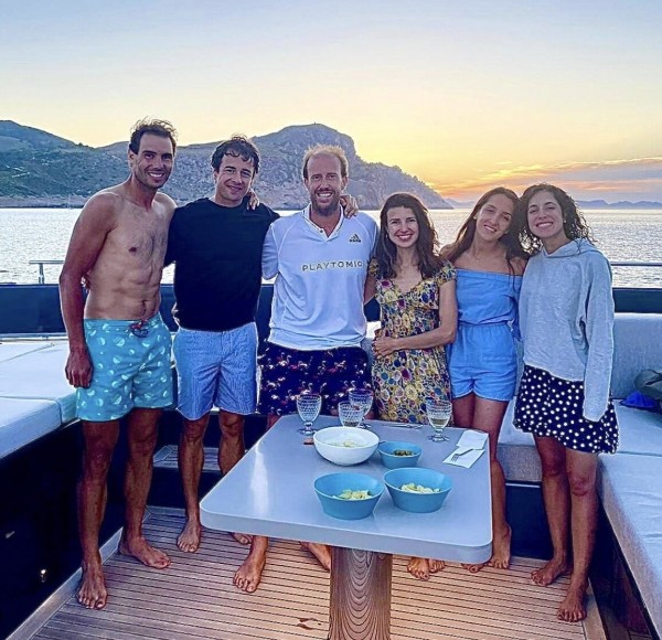 Надаль с женой ждут ребенка! Пара такая скрытная, что 10 лет назад предполагали, что Рафа – гей