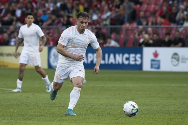 Бэйл улетел в МЛС – там мощная компания: Дуглас Коста, Матюиди, Чичарито. И кризисный Алешандре Пато