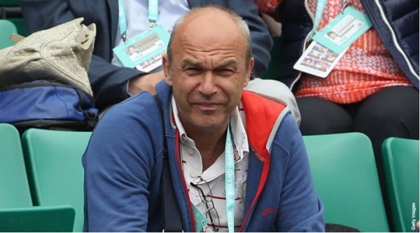 Теннис. Андрей Чесноков: королевской семье чудовищно представить, что пришлось бы вручать призы Медведеву или Соболенко
Теннис. Андрей Чесноков: королевской семье чудовищно представить, что пришлось бы вручать призы Медведеву или Соболенко