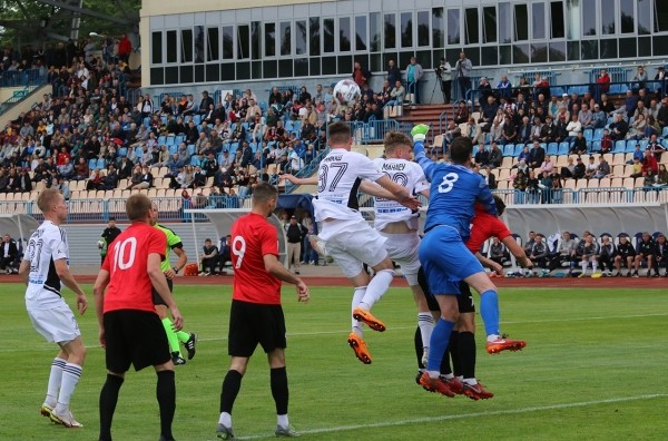 С детства приучают сидеть в обороне, работа с мячом очень плоха, в АБФФ работают не для общества. В чем заметна катастрофа белфутбола С детства приучают сидеть в обороне, работа с мячом очень плоха, в АБФФ работают не для общества. В чем заметна катастрофа белфутбола