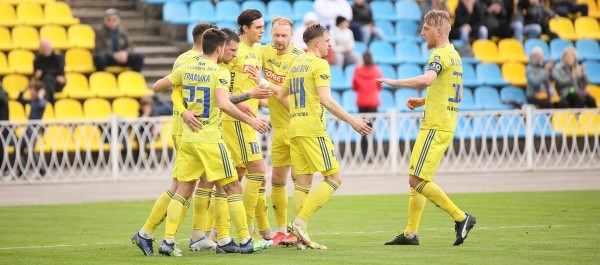 Михайлов сделал из БАТЭ лучшую команду на старте сезона, но дальше могут быть проблемы: состав слишком мал, конфликт с Умаровым не разрешить Михайлов сделал из БАТЭ лучшую команду на старте сезона, но дальше могут быть проблемы: состав слишком мал, конфликт с Умаровым не разрешить