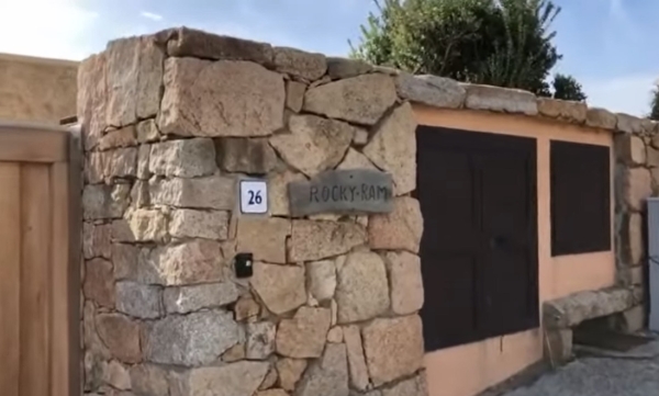 Что за виллу в Италии арестовали у минского миллиардера и его сына (силами отца гонял в «Формуле-1»): $110 млн, 25 комнат, огромный бассейн