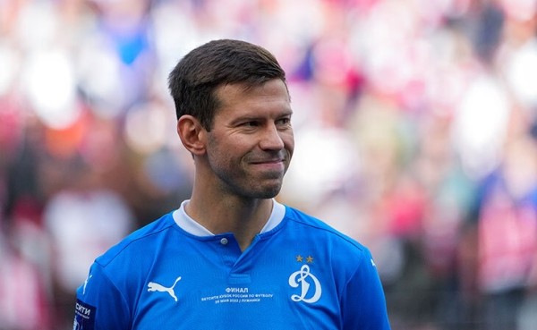 «25 февраля я бы ушел из футбола». Экс-капитан сборной России – о готовности встать на колени перед Путиным, чтобы остановить войну, и поддержке бана УЕФА «25 февраля я бы ушел из футбола». Экс-капитан сборной России – о готовности встать на колени перед Путиным, чтобы остановить войну, и поддержке бана УЕФА