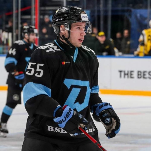 Хоккей.  Александр Суворов перешел из минского "Динамо" в "Северсталь" на правах аренды
 