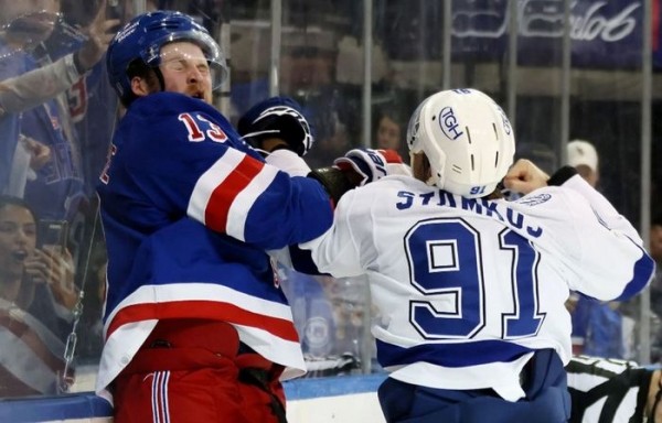 Хоккей.  Кубок Стэнли. "Тампа" обыграла "Рейнджерс" в пятом матче и вышла вперед в серии
  