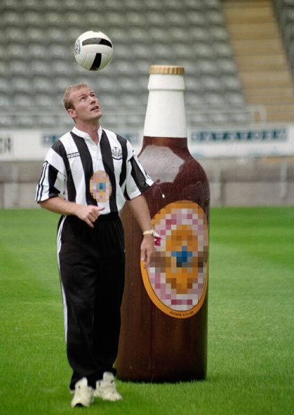 У «Ньюкасла» особая связь с пивом. Легендарные футболки, помощь в трансфере Ширера и переполненные вытрезвители У «Ньюкасла» особая связь с пивом. Легендарные футболки, помощь в трансфере Ширера и переполненные вытрезвители