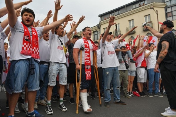 Полтора года назад сборная Беларуси жестко облажалась в матче с Грузией (упустила шанс попасть на Евро и не поддержала народ) – какая же разная судьба у этих команд!