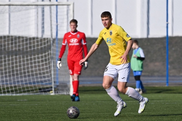 Футбол. 18-летний Глеб Кривцов перейдет из "Ислочьи" в "Торрельяно" из пятого дивизиона чемпионата Испании
Футбол. 18-летний Глеб Кривцов перейдет из "Ислочьи" в "Торрельяно" из пятого дивизиона чемпионата Испании