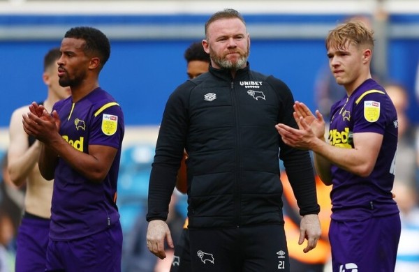 Руни все же ушел из «Дерби», хотя собирался остаться. Надоело, что не появился владелец Руни все же ушел из «Дерби», хотя собирался остаться. Надоело, что не появился владелец