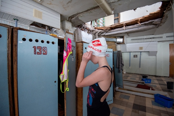 Магутныя фота са спартыўных аб&rsquo;ектаў па ўсёй Украіне, знішчаных Расіяй. Дух украінцаў не зламаць