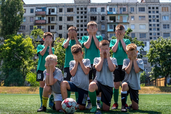 Магутныя фота са спартыўных аб&rsquo;ектаў па ўсёй Украіне, знішчаных Расіяй. Дух украінцаў не зламаць