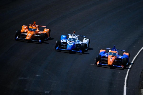 Апошні становіцца першым. Маркус Эрыксан стаў галоўным героем 500 міль Індыянапаліса і новым лідарам серыі IndyCar Апошні становіцца першым. Маркус Эрыксан стаў галоўным героем 500 міль Індыянапаліса і новым лідарам серыі IndyCar