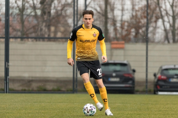 Беларус перешел в культовую команду для ГДР – на нее ходит по 30 тысяч человек даже в Д3, а если надо, клубу быстро собирают большие деньги