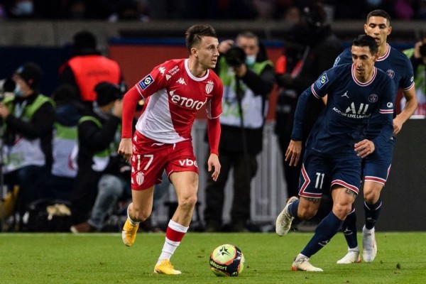 Самый дорогой беларус в 17 раз дешевле самого дорогого украинца и в 23 – самого дорогого поляка. Изучили трансферы за 5 лет с участием наших соседей Самый дорогой беларус в 17 раз дешевле самого дорогого украинца и в 23 – самого дорогого поляка. Изучили трансферы за 5 лет с участием наших соседей