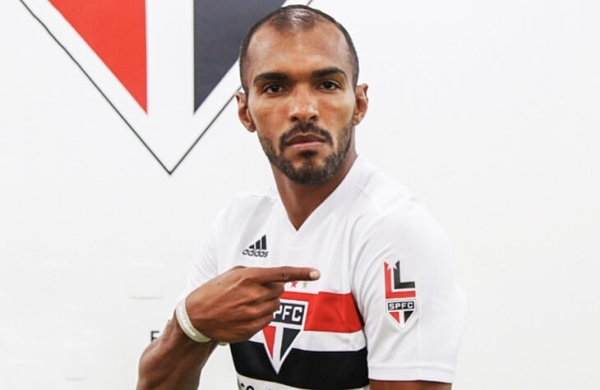 «Я встречался и с мужчиной, и с женщиной. Что с того?» Признание экс-игрока сборной Бразилии 