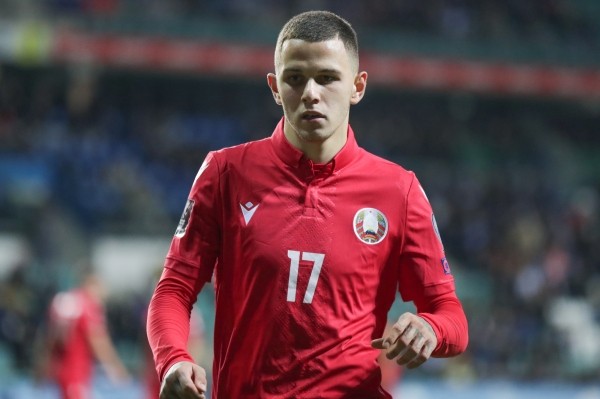 Кондратьев хвалит Лисаковича, а ведь тот жутко вел себя в сборной еще до того, как поставил тренера в игнор, зато контракту в «Рубине», кажется, ничего не грозит Кондратьев хвалит Лисаковича, а ведь тот жутко вел себя в сборной еще до того, как поставил тренера в игнор, зато контракту в «Рубине», кажется, ничего не грозит