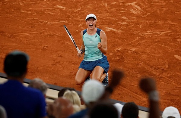 Ига Швентек – нереальная! Титул «Ролан Гаррос», 35 побед подряд – она в два раза лучше всех в туре Ига Швентек – нереальная! Титул «Ролан Гаррос», 35 побед подряд – она в два раза лучше всех в туре