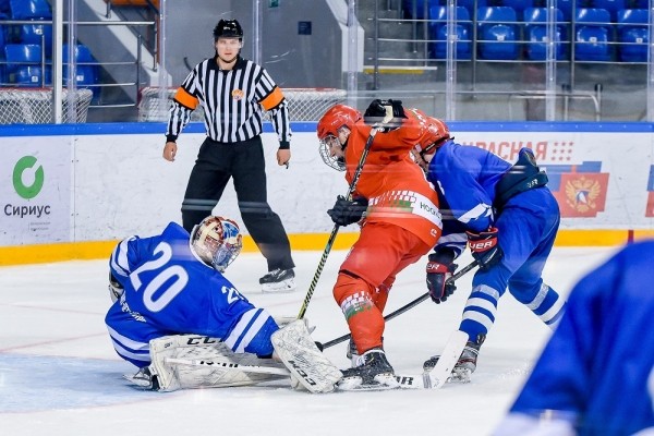 Хоккей.  Юношеская сборная Беларуси крупно проиграла сборной Москвы, во втором матче подряд пропустив семь шайб
 