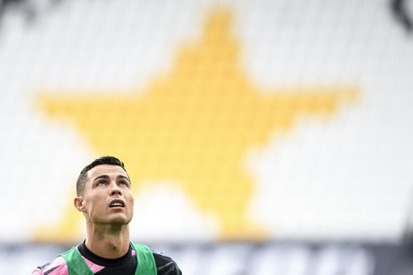 «Ювентус» провалил сезон и забил на 28 голов меньше, чем в прошлом. Так что, Роналду все-таки тащил их? «Ювентус» провалил сезон и забил на 28 голов меньше, чем в прошлом. Так что, Роналду все-таки тащил их?