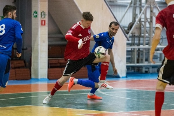 Разное.  УВД-"Динамо" благодаря хет-трику Штибегова сравняло счет в "бронзовой" серии "Grandsport"-премьер-лиги
 