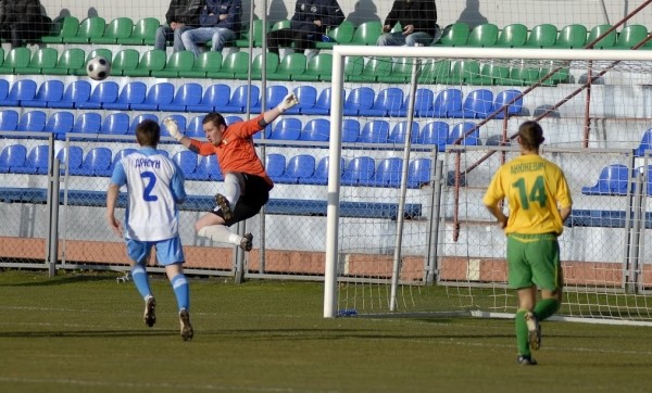 Экс-форвард сборной и БАТЭ играет в «вышке» с лишним весом. Он далеко не первый толстячок в белфутболе