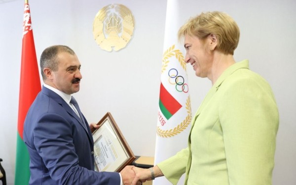 Летние виды.  Двукратная олимпийская чемпионка Екатерина Карстен в день 50-летия награждена почетной грамотой НОК Беларуси
 