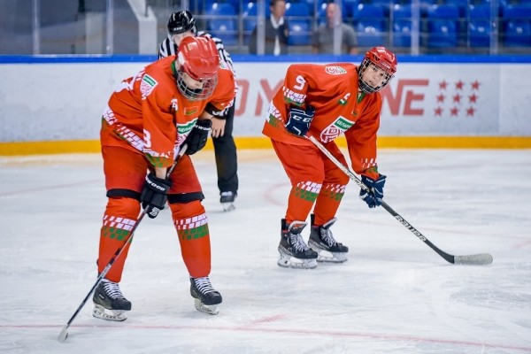 Хоккей.  Юношеская сборная Беларуси (U-16) разгромно уступила команде Санкт-Петербурга, пропустив семь шайб
 