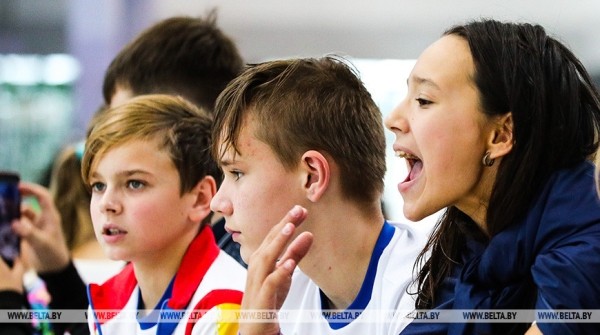 Белорусские футболисты проиграли российским юниорам в товарищеских матчах Белорусские футболисты проиграли российским юниорам в товарищеских матчах