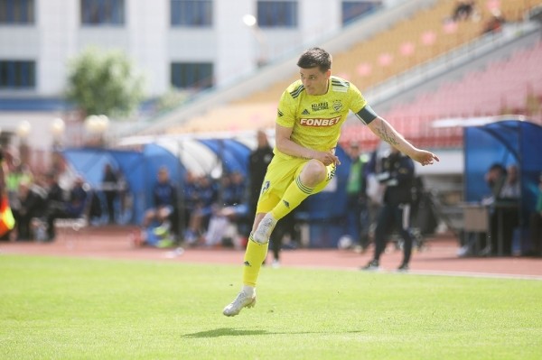 Футбол.  Чемпионат Беларуси. 12-й тур. "Неман" примет БАТЭ, "Шахтер" — "Торпедо", и еще два матча. Онлайн — в 15.00
  