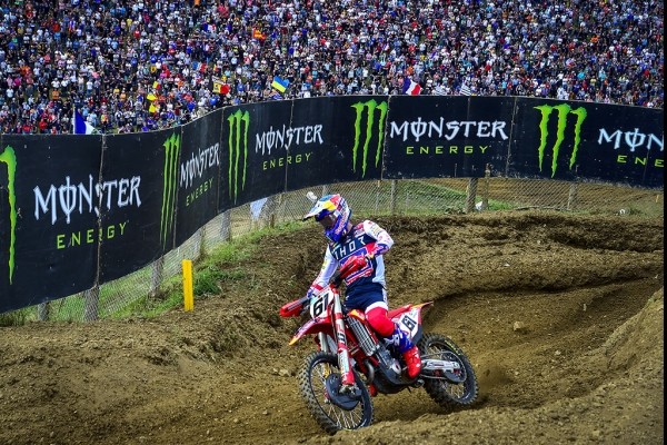 Летняе абвастрэнне. Сюжэт чэмпіянату свету па мотакросе працягнуў свой твіст у Францыі