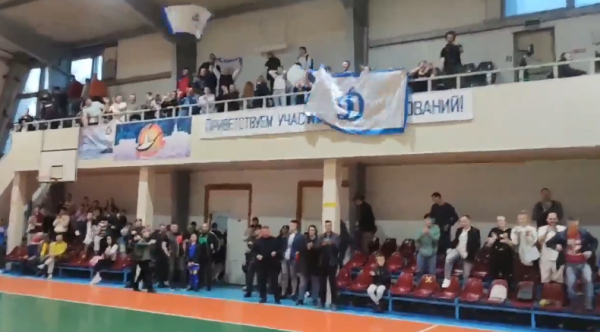 Вы могли не заметить, а в Беларуси появился новый «народный клуб»: способен собрать 185 зрителей, вдохновляется Караевым, главный тренер дивно понимает человечность Вы могли не заметить, а в Беларуси появился новый «народный клуб»: способен собрать 185 зрителей, вдохновляется Караевым, главный тренер дивно понимает человечность