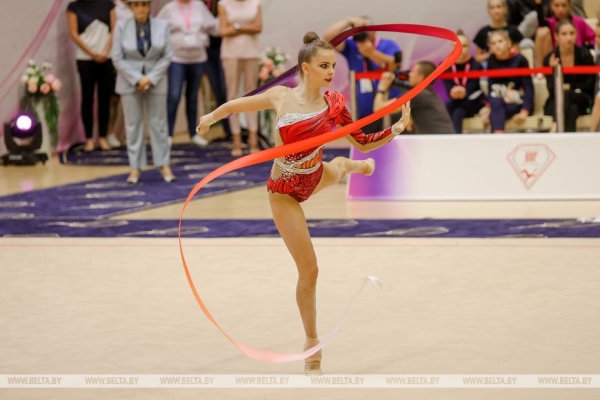 ФОТОФАКТ: Белорусские гимнастки Алина Горносько и Анастасия Салос завоевали золотые награды турнира "Хрустальная роза" ФОТОФАКТ: Белорусские гимнастки Алина Горносько и Анастасия Салос завоевали золотые награды турнира "Хрустальная роза"