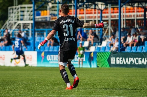 Футбол. "Энергетик"-БГУ сыграл вничью с "Гомелем", потеряв очки в третьем матче подряд
Футбол. "Энергетик"-БГУ сыграл вничью с "Гомелем", потеряв очки в третьем матче подряд