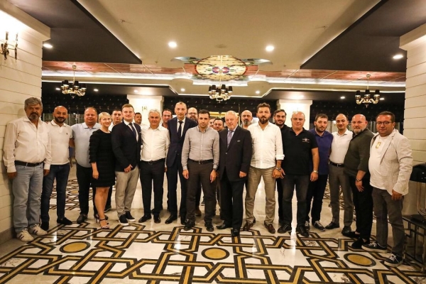 Когда-то продавал овощи, сейчас – теневой решала в БАТЭ: фанатом звался «Помидор», имел доверие и у Капского-отца, Михайлову помог не раз (убрать Умарова тоже)