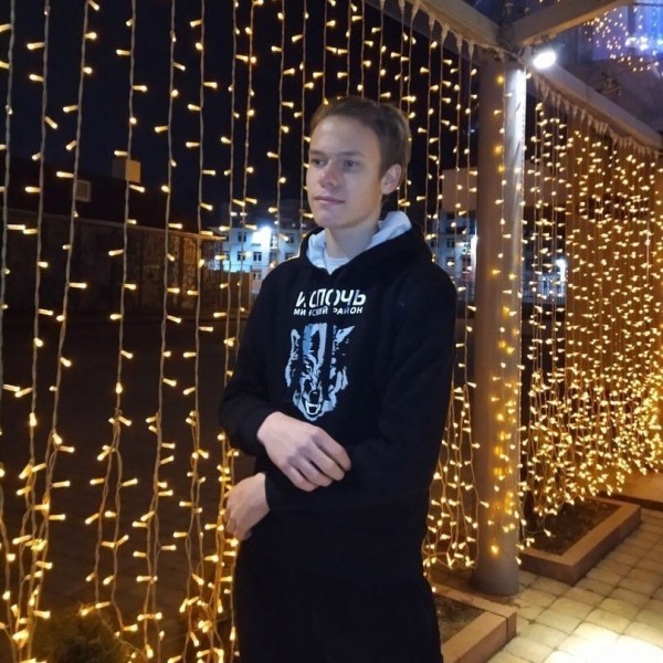 Силовики Лукашенко схватили в Минске 17-летнего автора «Прессбола», который только окончил школу. Говорят, обидел россиян, но самое мощное – реакция «Прессбола» Силовики Лукашенко схватили в Минске 17-летнего автора «Прессбола», который только окончил школу. Говорят, обидел россиян, но самое мощное – реакция «Прессбола»