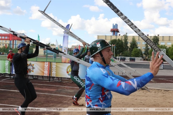 ФОТОФАКТ: Чемпионат Беларуси по пожарно-спасательному спорту проходит в Минске