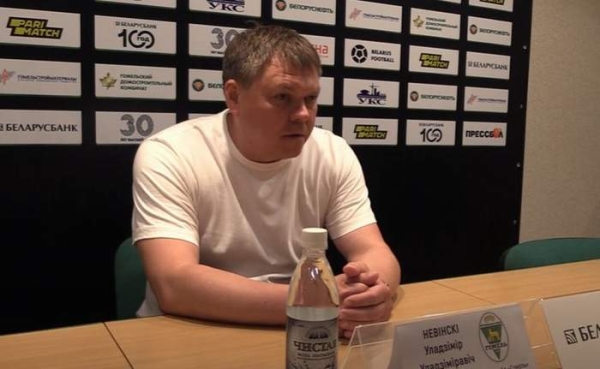 Футбол.  Владимир Невинский: самое главное — пройти дальше, также важно — не пропустить
  