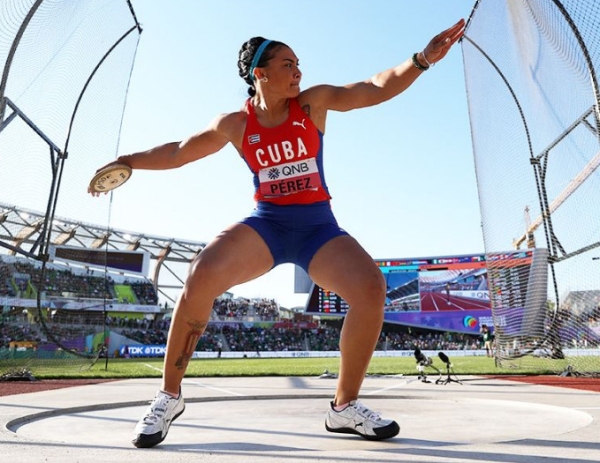 Разное. Легкая атлетика. Чемпионка мира-2019 и медалистка ОИ-2020 Яйме Перес сбежала из сборной Кубы после ЧМ-2022
Разное. Легкая атлетика. Чемпионка мира-2019 и медалистка ОИ-2020 Яйме Перес сбежала из сборной Кубы после ЧМ-2022