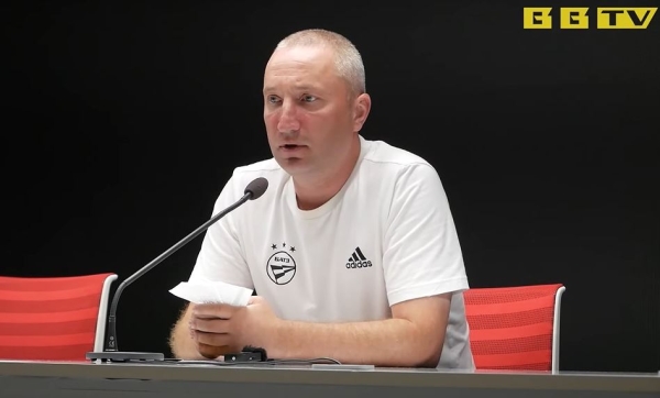 Футбол.  Александр Михайлов: личные беседы, разговоры с ребятами убедили, что они переживают за общее дело
  